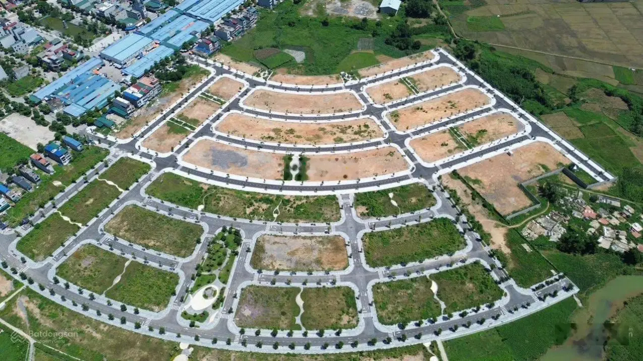 Bán liền kề 105m2 dự án Hud Lương Sơn view sông không dính bốt điện 24.5tr/m2