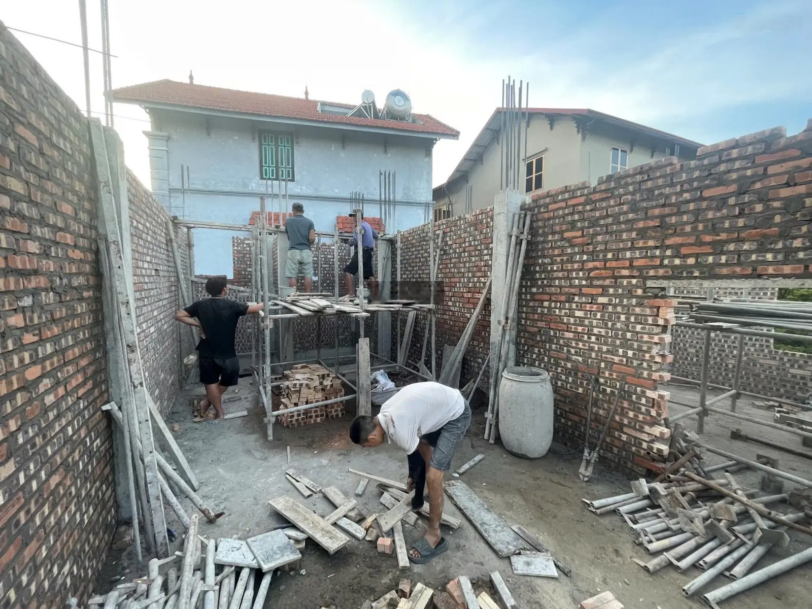 Bán nhà thạch bàn 60,5m, giá đầu tư từ móng