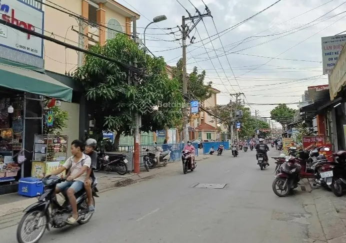 Nhà mới Sổ hồng riêng full thổ cư 38m2 , đường 6m thông, 2phòng 2wc bancol phòng thờ, Chính Chủ!