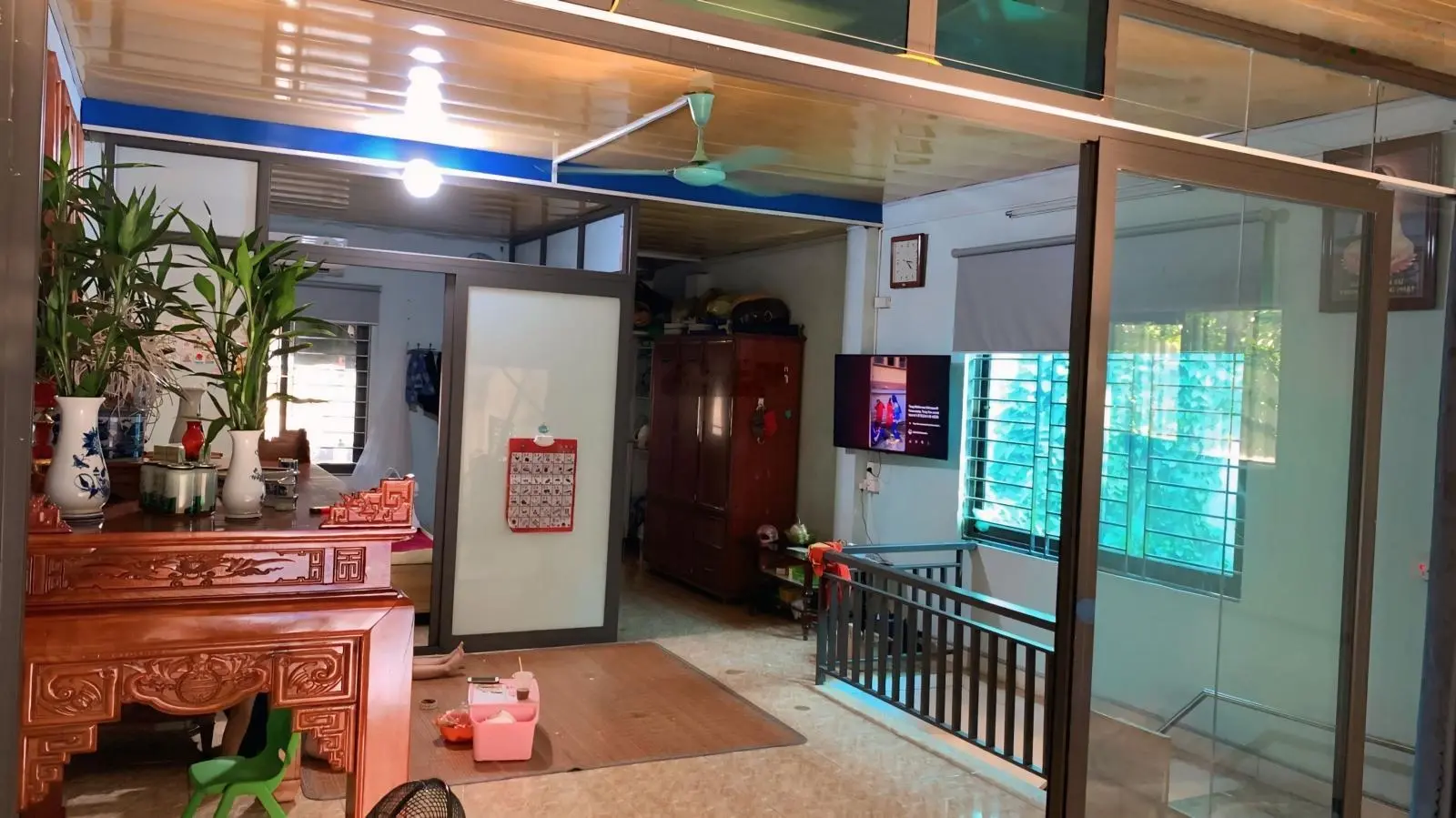 Bán viên ngọc hiếm 107.2m2 - có căn nhà C4 gác lửng, toạ lạc mặt đường Phú Thái