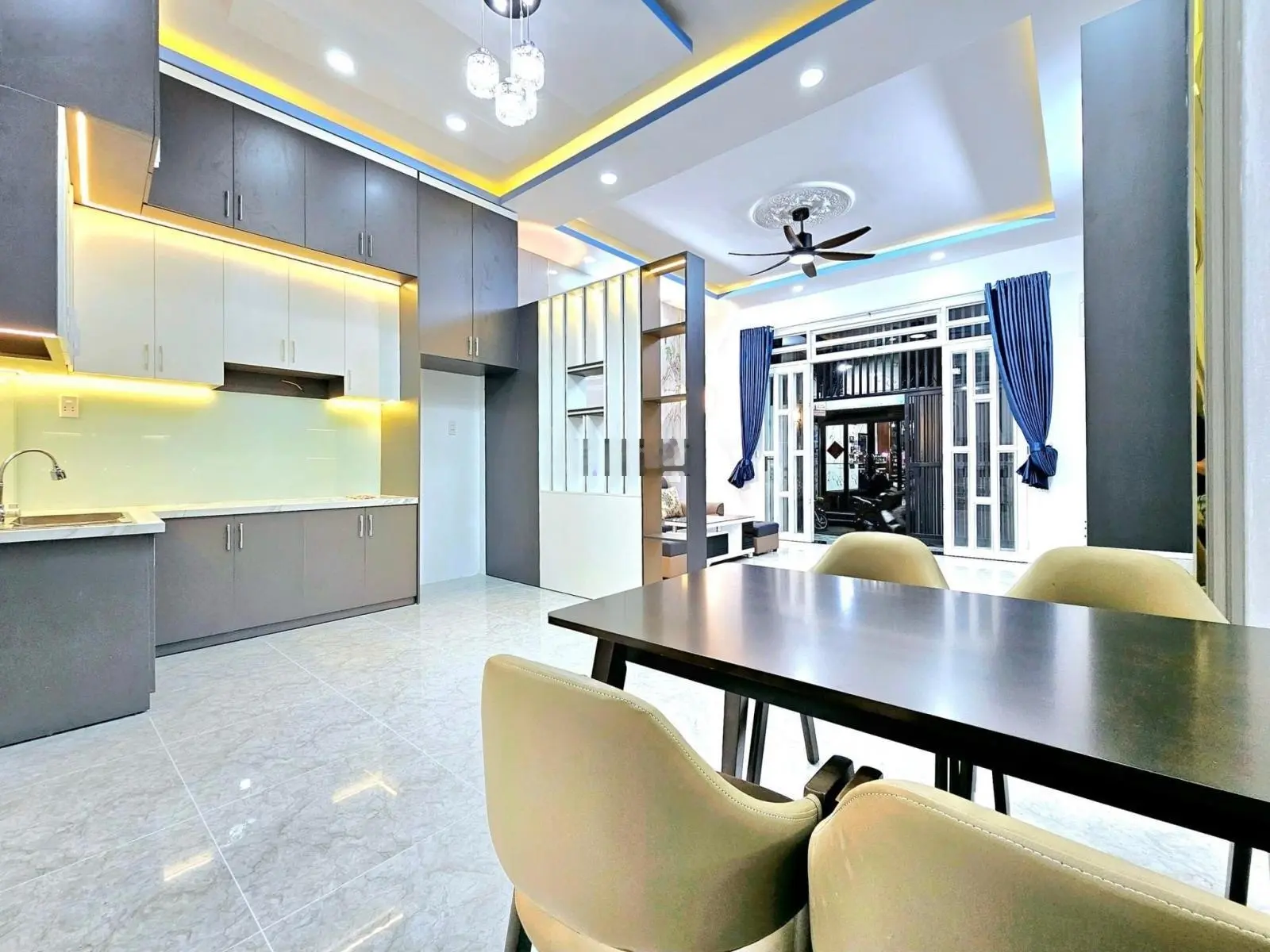 Vip! Nhà đẹp cần tiền nên bán gấp ngay Chợ Bàn Cờ - Q. 3, sổ sẵn, chốt giá bán ngay