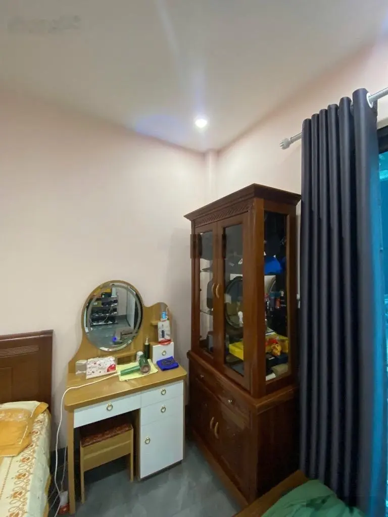 Chị liên gửi bán căn nhà tự xây chin chu đẹp. 35m2 chủ rất lộc lá đổi nhà mới to đẹp hơn.