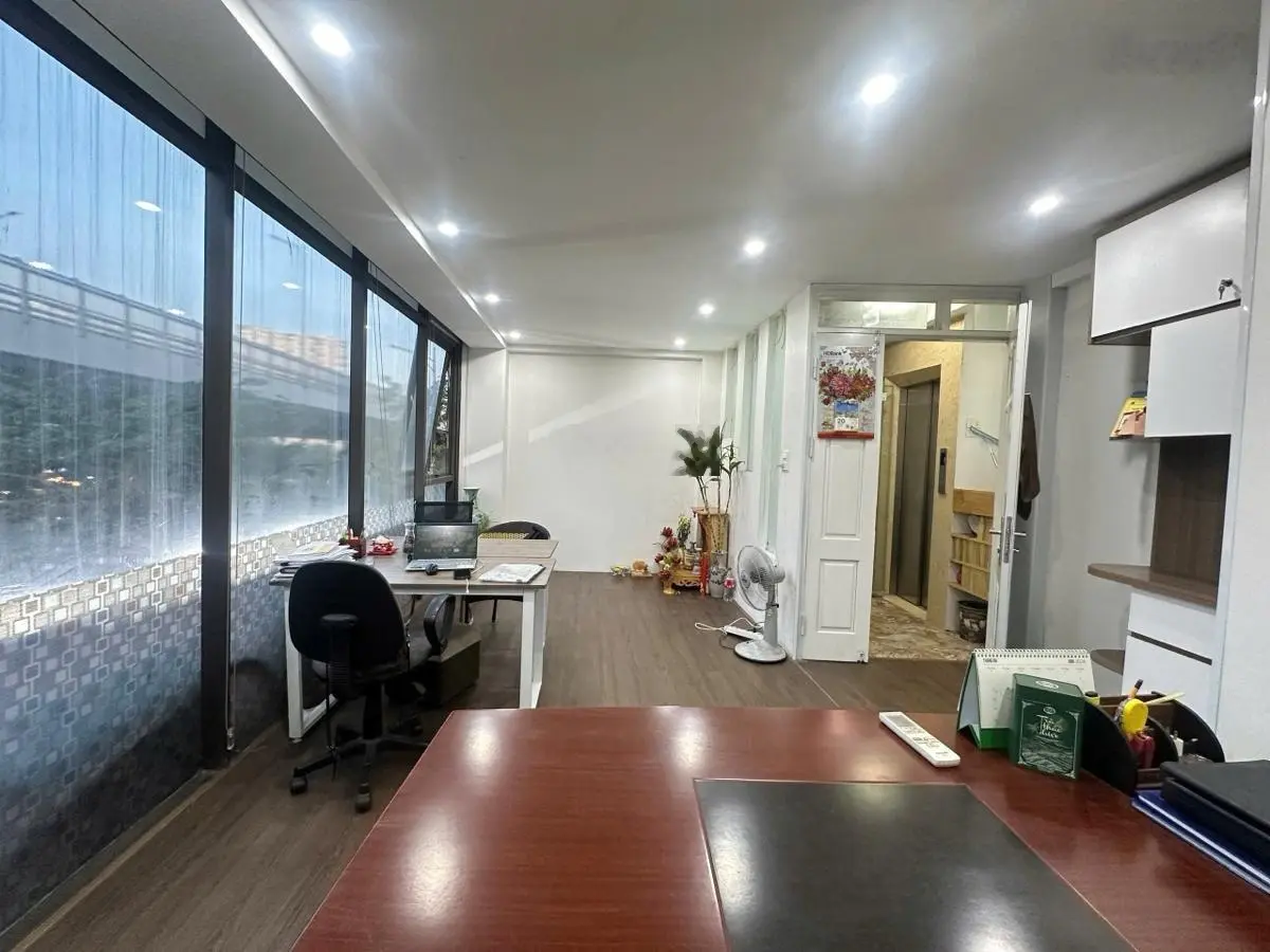 Mặt phố Minh Khai, MT rộng vỉa hè đá bóng, KD các mặt hàng, DT 30m2 7T thang máy giá 19,9 tỷ