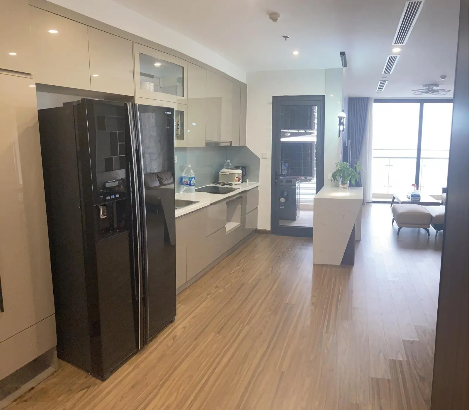 Bán căn hộ Vinhomes West Point. Căn hộ 3PN BC Đông nam. Giá 8.5 tỷ. LH: 0936 031 ***