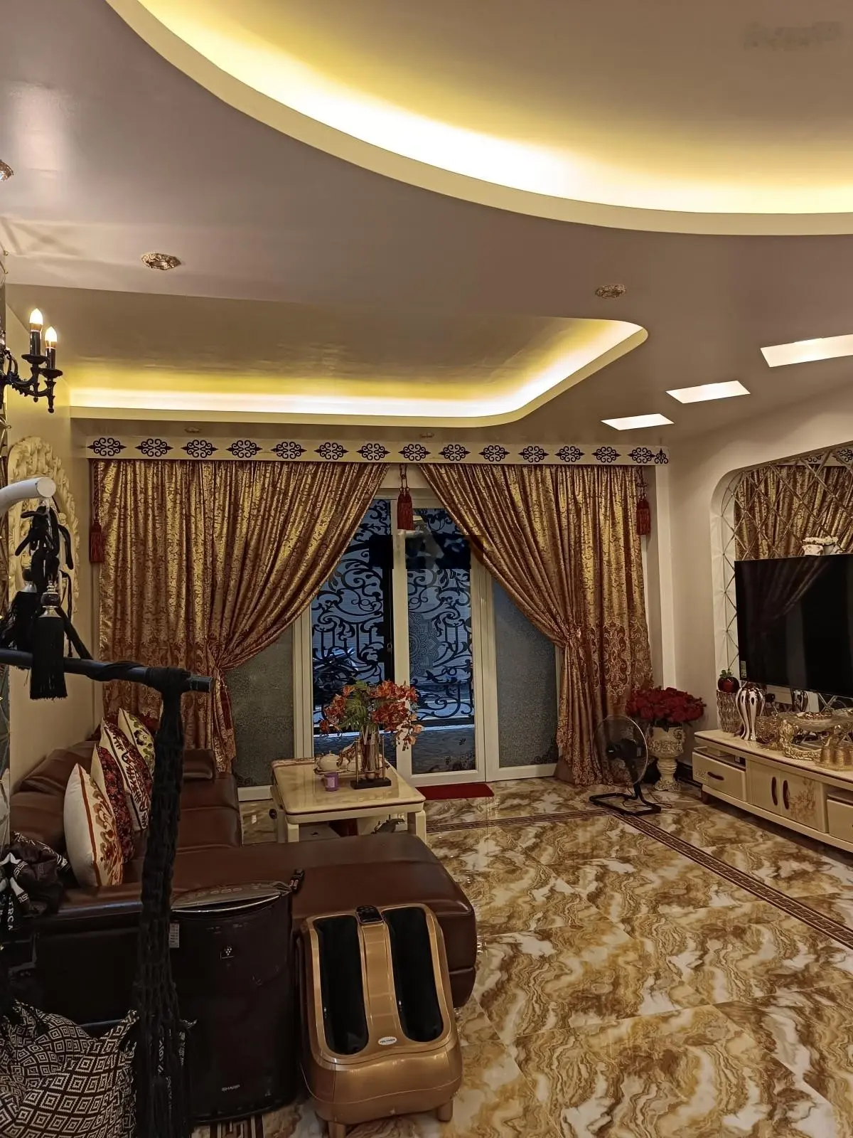 Bán gấp nhà riêng đường Bưởi 78m 4Tg MT 5m hơn 10 tỷ phân lô ôtô đỗ cổng full nội thất xịn sò.
