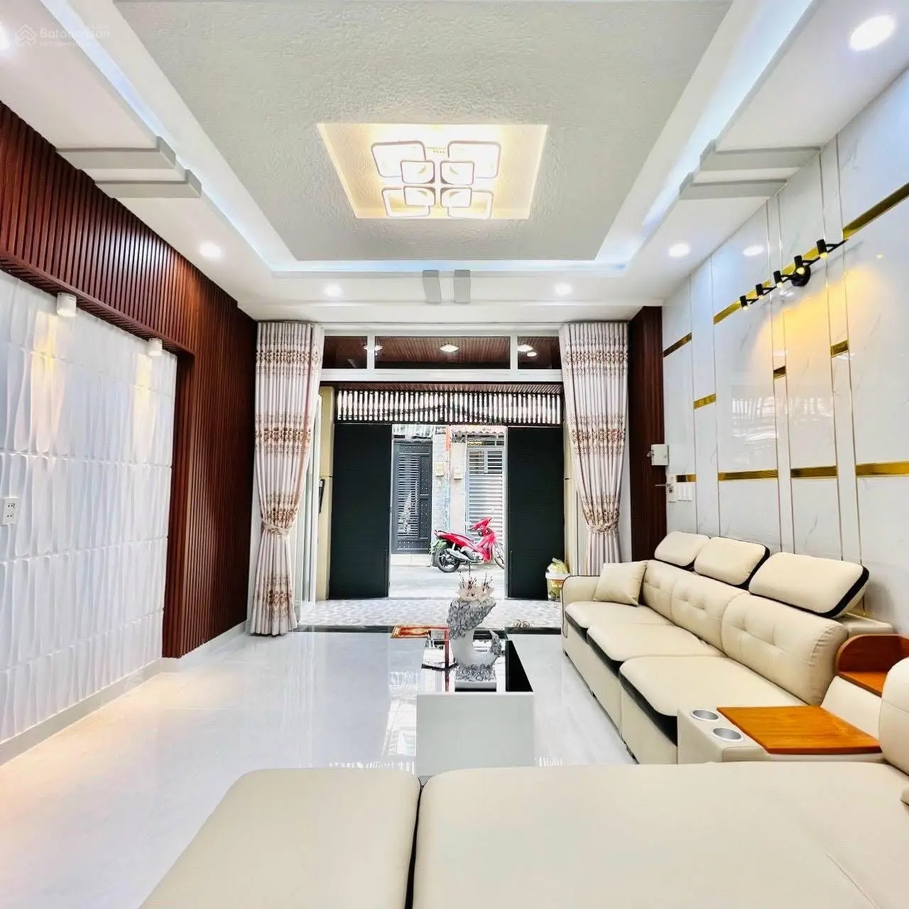 Bán gấp căn nhà Giá: 3TỶ19/79.4m2 LÝ THÁI TỔ, P10, Q10 - cho thuê nhà 24Tr.Tháng có Gara xe hơi
