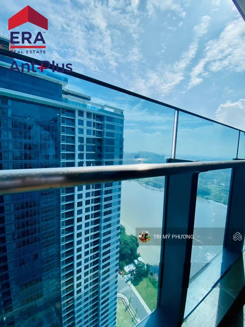 Chính chủ bán 1PN Sunwah Pearl + tầng trung, cao + View đẹp, thoáng + full nội thất + vào ở ngay
