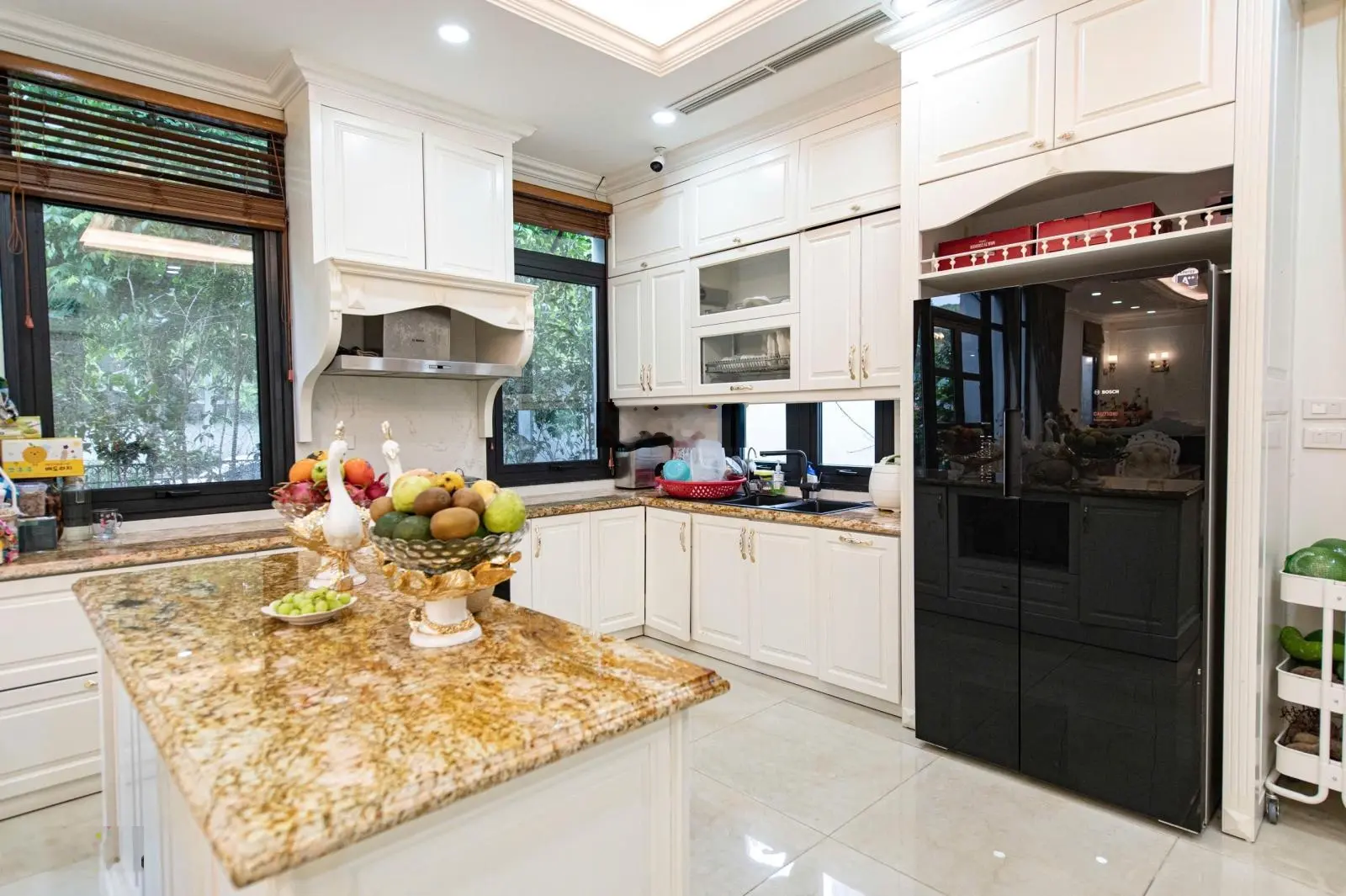 Chính chủ cần bán Biệt thự lô góc vị trí đẹp nhất Mỹ Đình 2 (có ảnh). Giá 108tỷ. Mặt tiền 22m