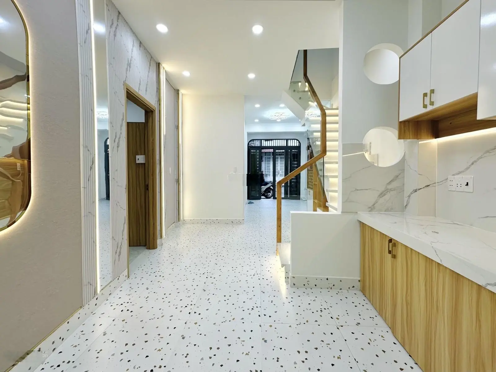 CỰC HIẾM!!!!!! Bán nhà đẹp tặng full nội thất, đường Phan Văn Trị, phường 14, Bình Thạnh.
