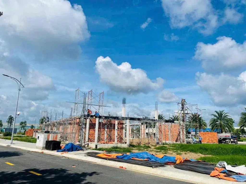 Đất sổ đỏ 100m2 đường Nguyễn Hữu Trí, Bến Lức