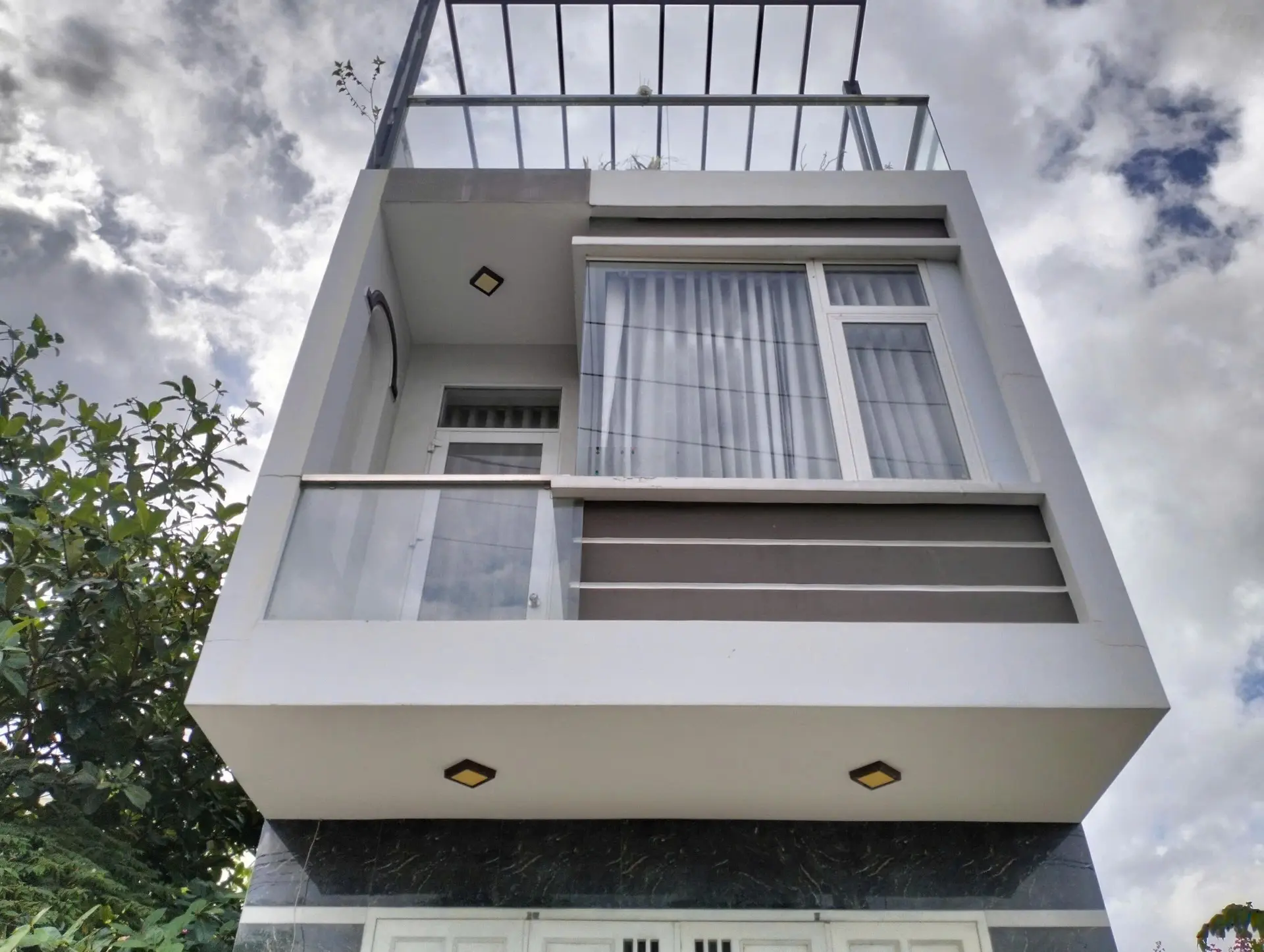 Bán nhà 2 mặt tiền đường Bạch Thái Bưởi Hòn Rớ 1, Nha Trang