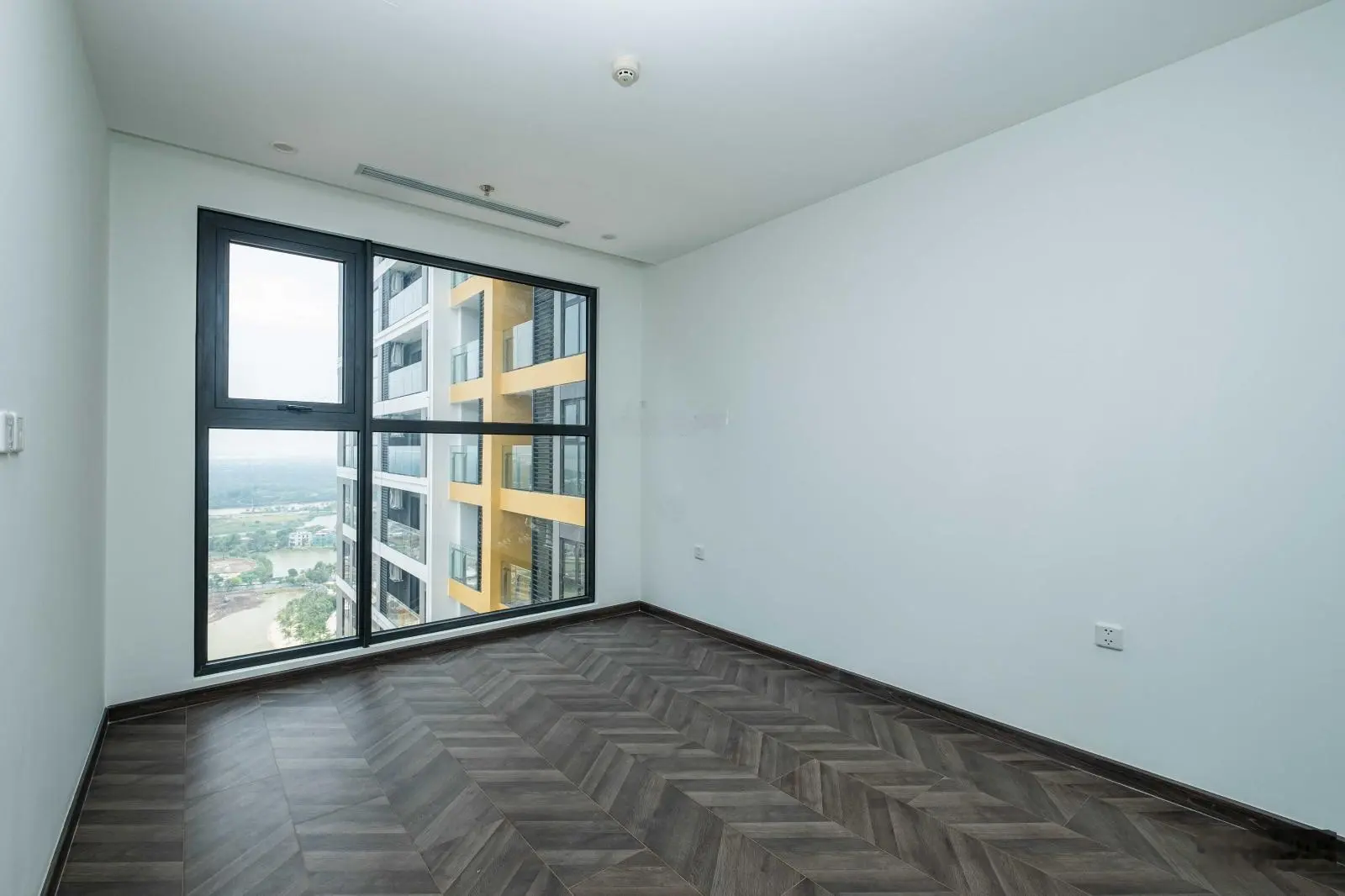 Căn góc 2PN rẻ nhất phân khu The Beverly, bàn giao full thiết bị, view sông cực đẹp, lh 0936 785 ***