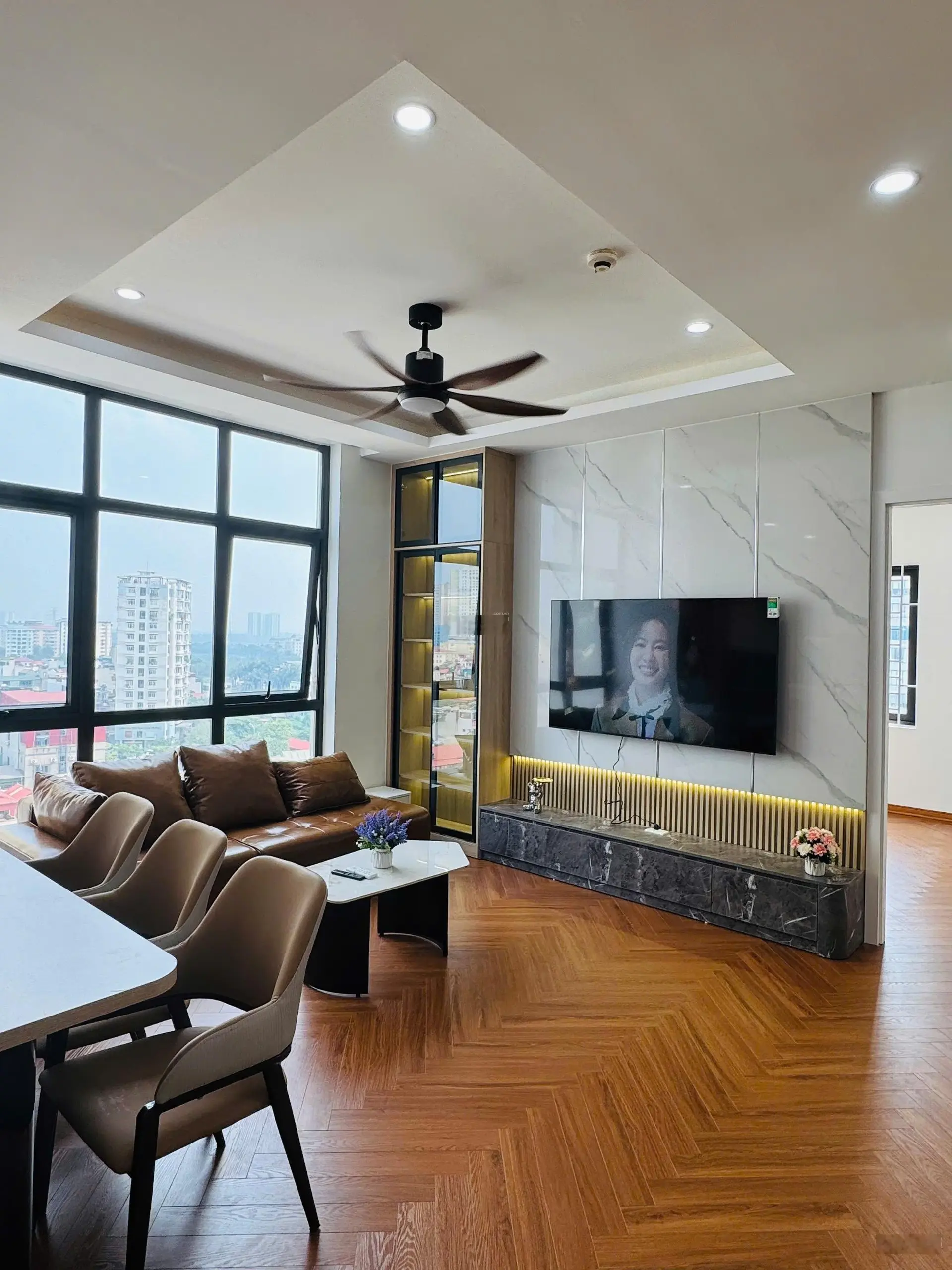 Em cần bán 3 ngủ tòa Licogi Đại Từ - Hoàng Mai. Diện tích 110 m2 thiết kế 3 ngủ 2 vệ sinh.DT:110m2