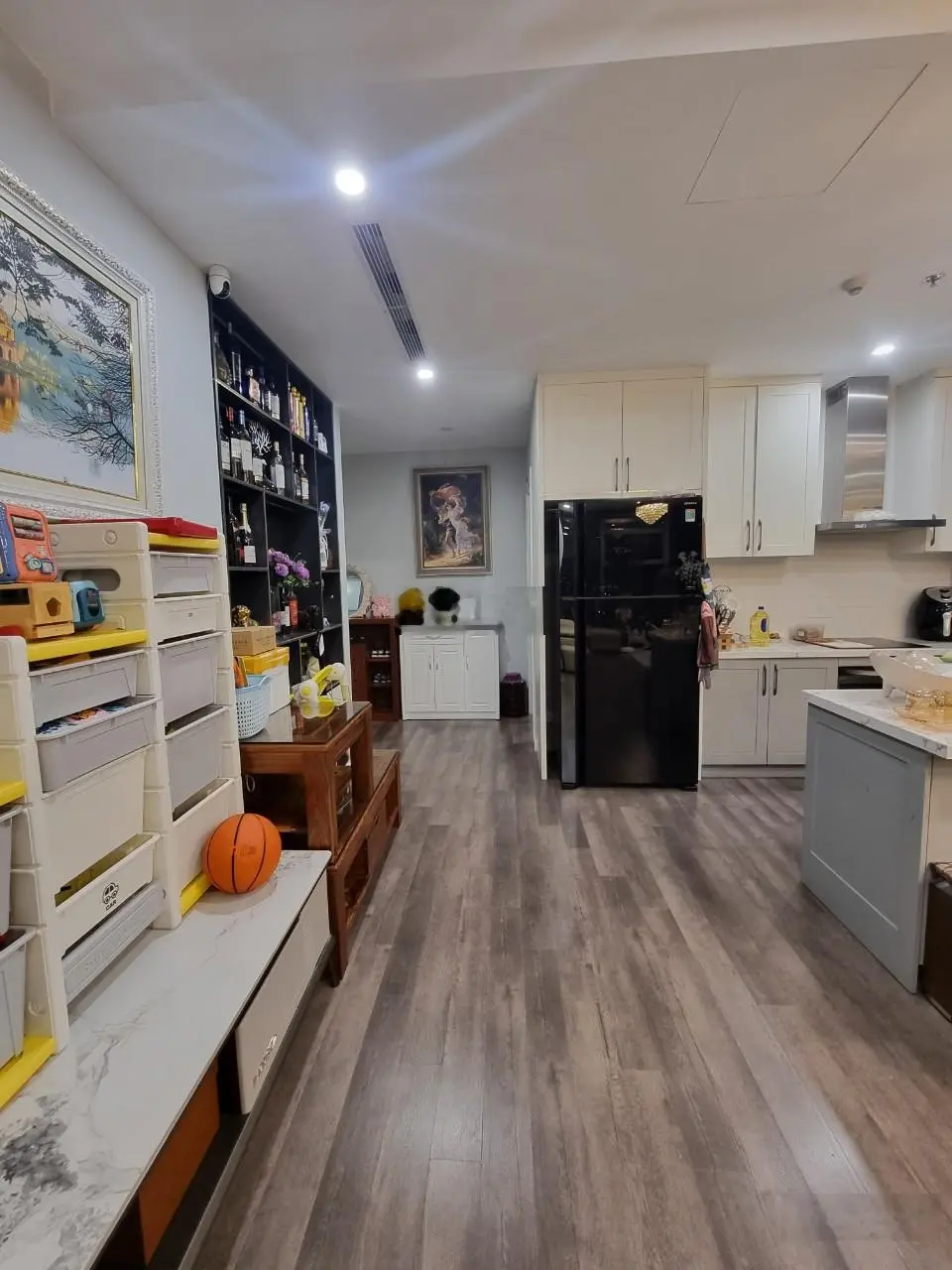 Bán gấp căn 54 m2 The Sakura 2PN - 2 WC Vinhomes Smart City full nội thất LH: 0932 982 ***
