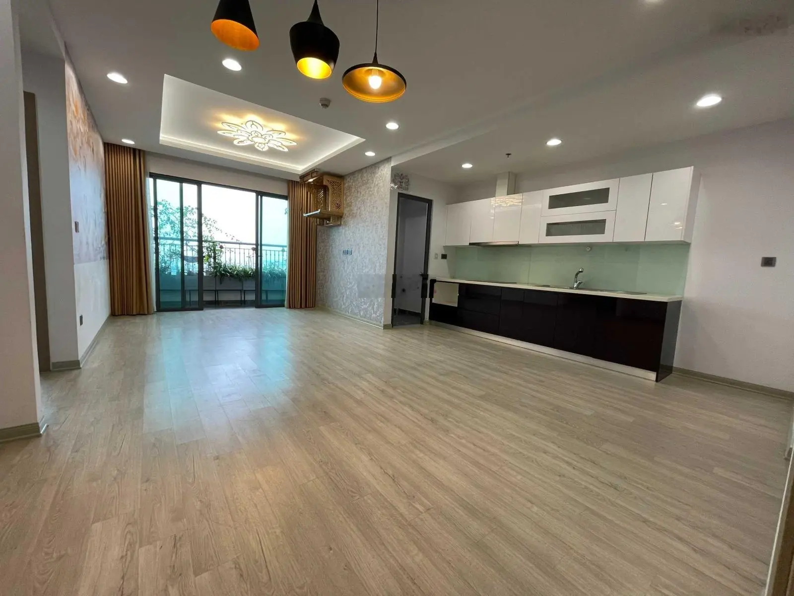Chính chủ bán nhanh căn 3pn 126m ban công Đông Nam tại Việt Đức Complex 187 Nguyễn Tuân 0985 800 ***