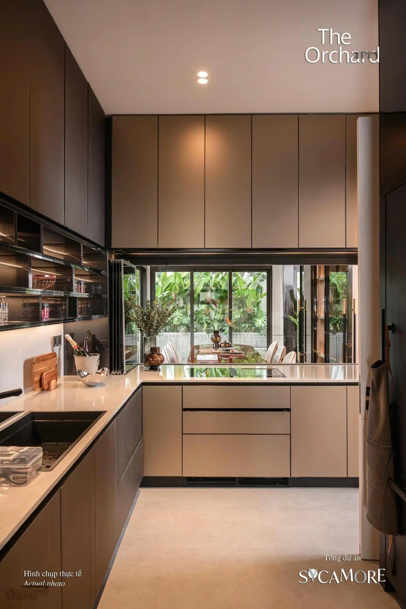 Duy nhất biệt thự 3 mặt tiền sân vườn, 243m2 (9x16, nở hậu 13m), view hồ, chỉ 21 tỷ, ký HĐMB