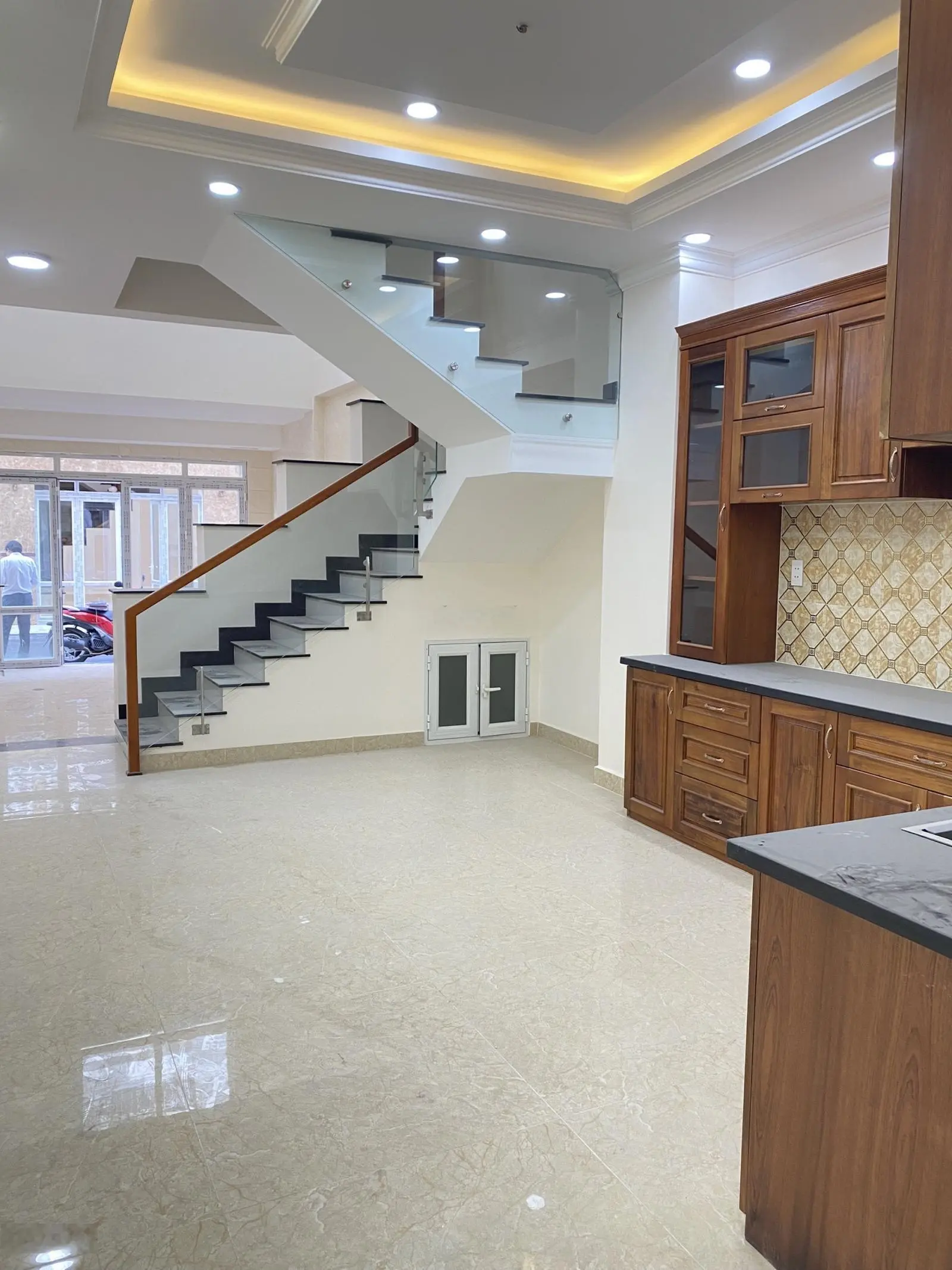 Nhà mới 100% , còn 2 căn khu đồng bộ sát quốc lộ 13 , giá tốt 7 tỷ tl