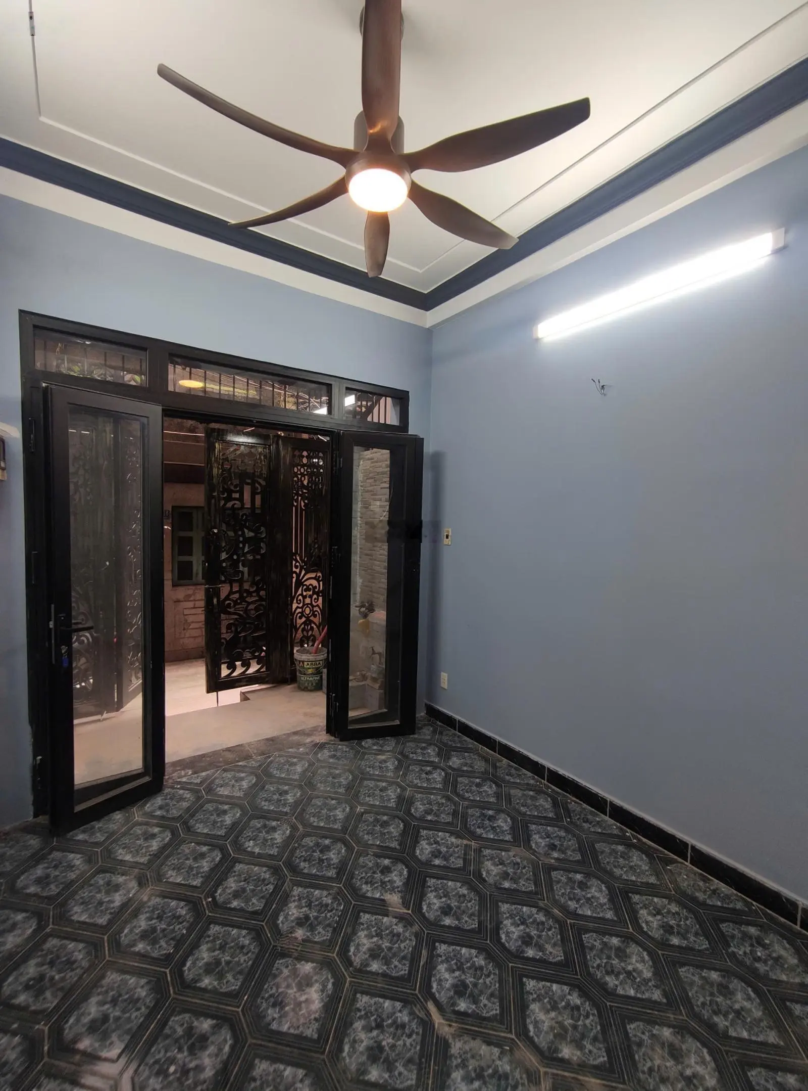 Bán nhà khu vip q.3 nam kỳ khởi nghĩa - 4 tầng - 4 phòng ngủ - bãi đậu oto - khu spa, thẩm mỹ viện
