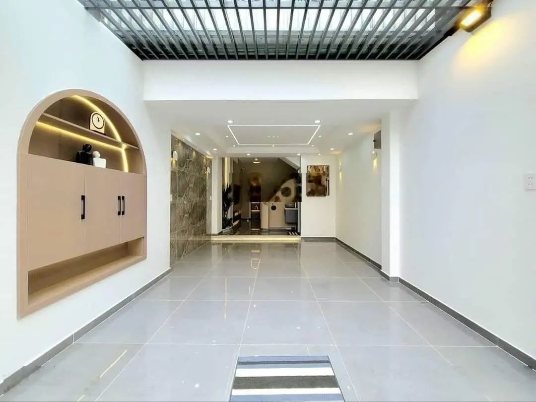 Định cư bán gấp nhà đẹp Đ. Tôn Thất Thuyết - P. 1 - Q. 4 - 3tỷ650/ 62m2, 2L3PN, sân thượng, sổ hồng