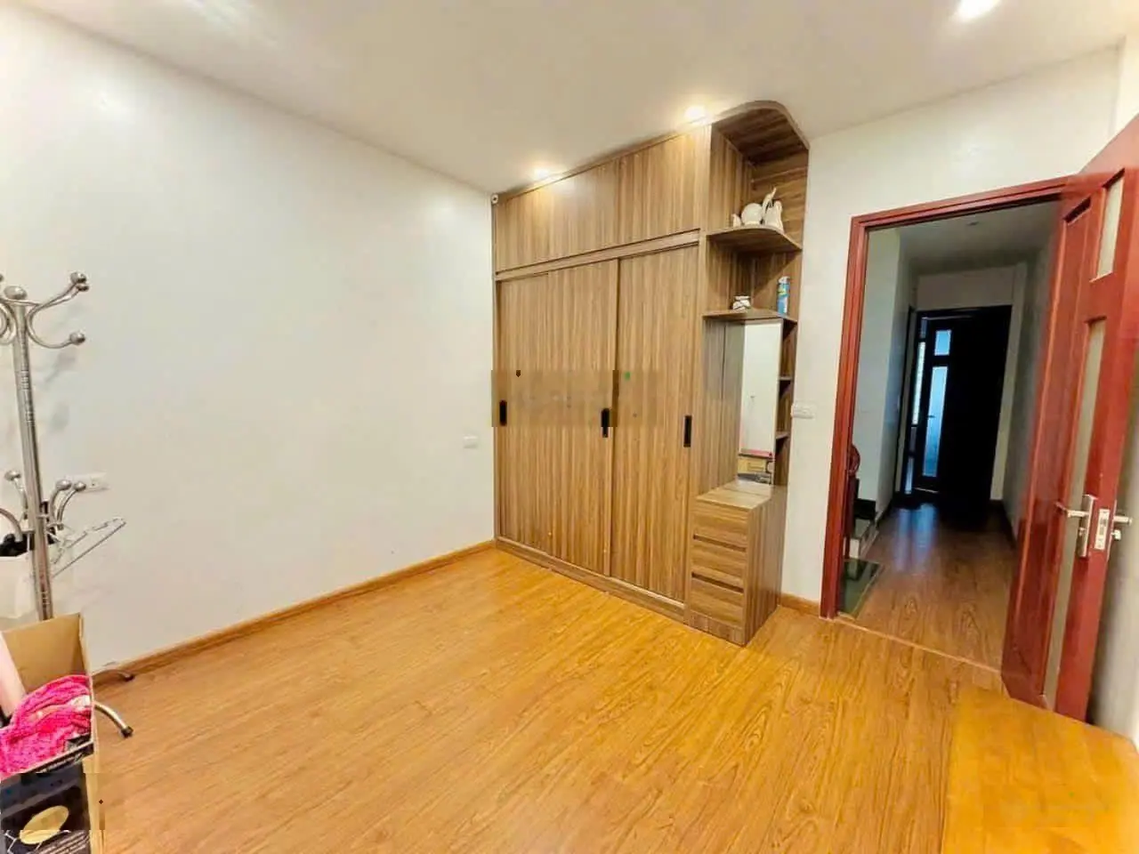 Nhà Phố trạm oto cách 1 nhà 40mx 5 tầng full nội thất giá 7,5 tỷ