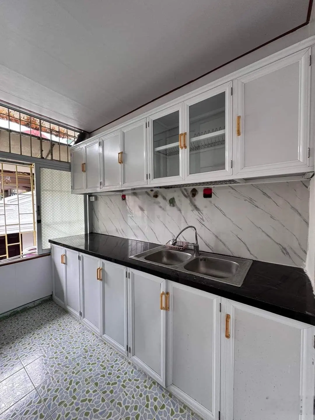 Bán căn hộ tập thể hoàng quốc việt - ôtô đỗ cửa - tặng full nội thất - 80m - 3 ngủ - 3 tỷ nhỉnh