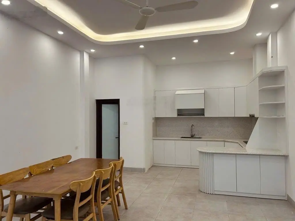 Bán nhà 3 tầng khu vip nguyễn sơn phân lô ô tô vào nhà giá cực tốt!