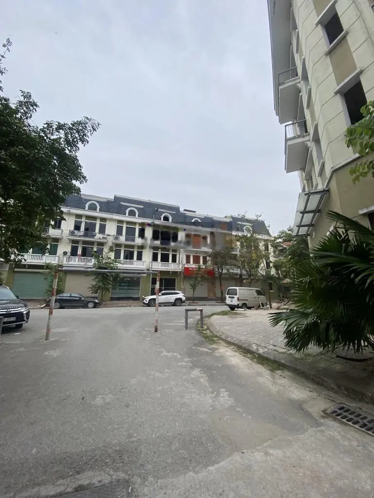Bán nhà liền kề Phú Lương Hà Đông. Đt 65m2x5 tầng. Giá bán : 17.3 tỷ