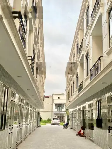 Nhà rẻ nhất Biên Giang 4t x 32m2 giá chỉ 2.5 tỷ ô tô đỗ gần 700m ra tới cầu Mai Lĩnh 2,5km bến xe