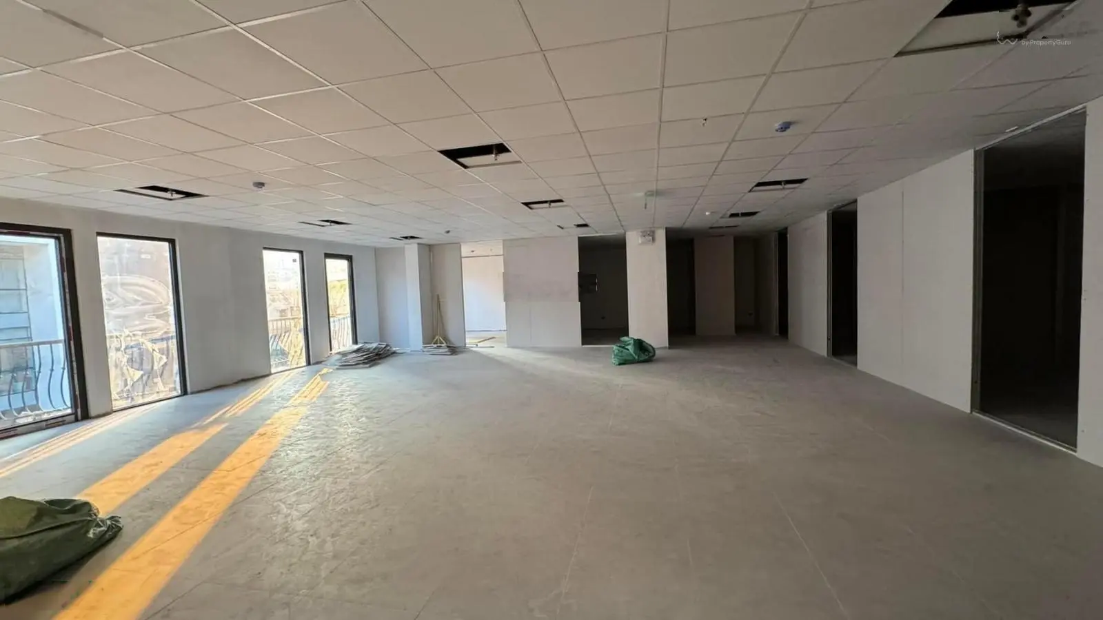 Chủ nhà gửi bán tòa văn phòng mặt phố Hồ Tùng Mậu: 340m2, 8 tầng, MT: 38m. Giá: 288tỷ
