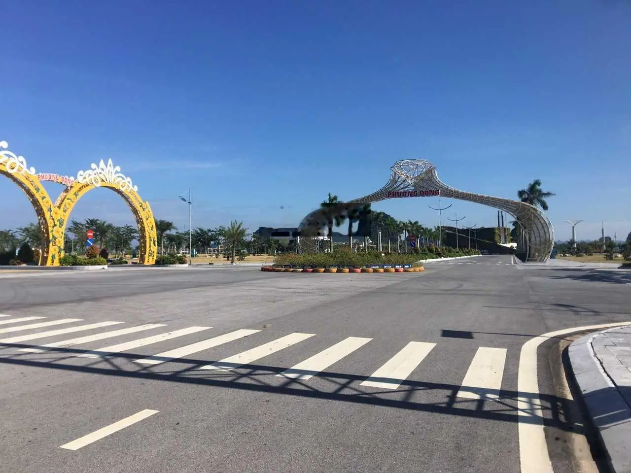 Đất trục thông biển, view quảng trường biển, cạnh nhà hàng 5 sao, DT 87,5m2,sổ đỏ, giá 3,6 tỷ