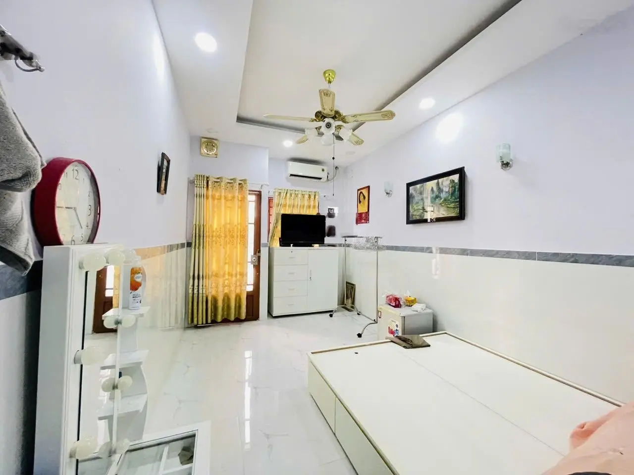 An dương vương quận 5, dt 30m2 4 tầng btct 3pn mới ở ngay.