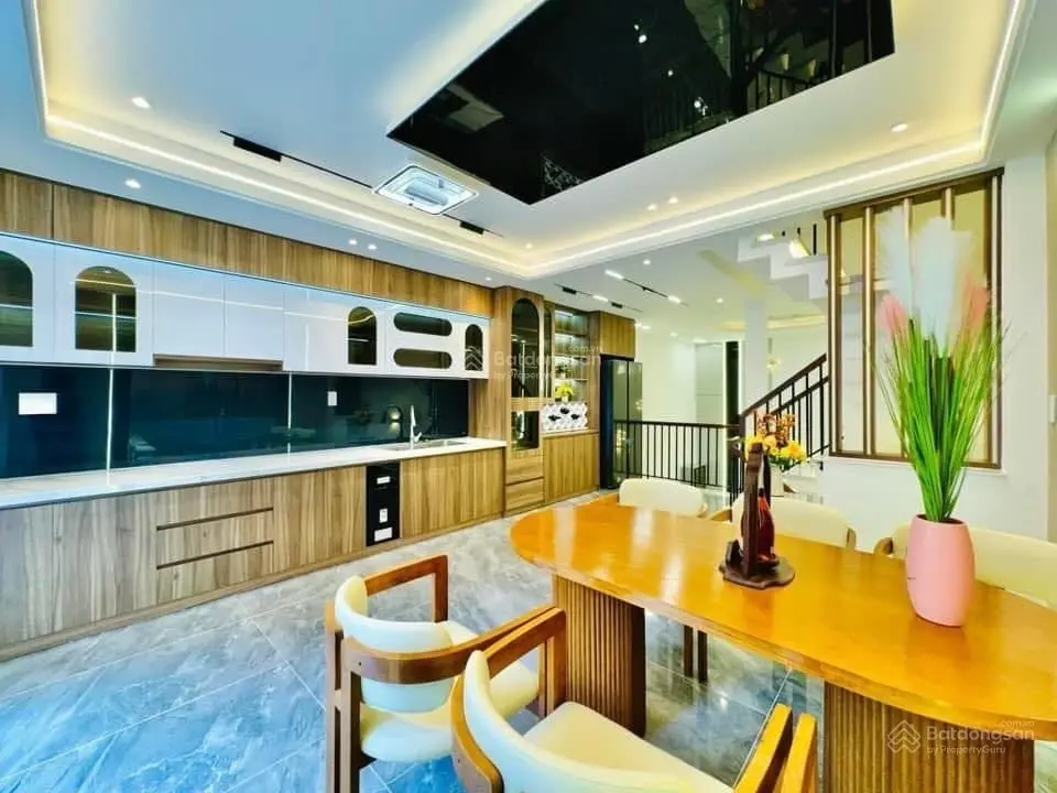Cần bán nhà Chu Văn An, Bình Thạnh. 64m2 - Giá 3 Tỷ 370- Đang cho thuê 17tr/ tháng. SHR, Hẻm xe hơi