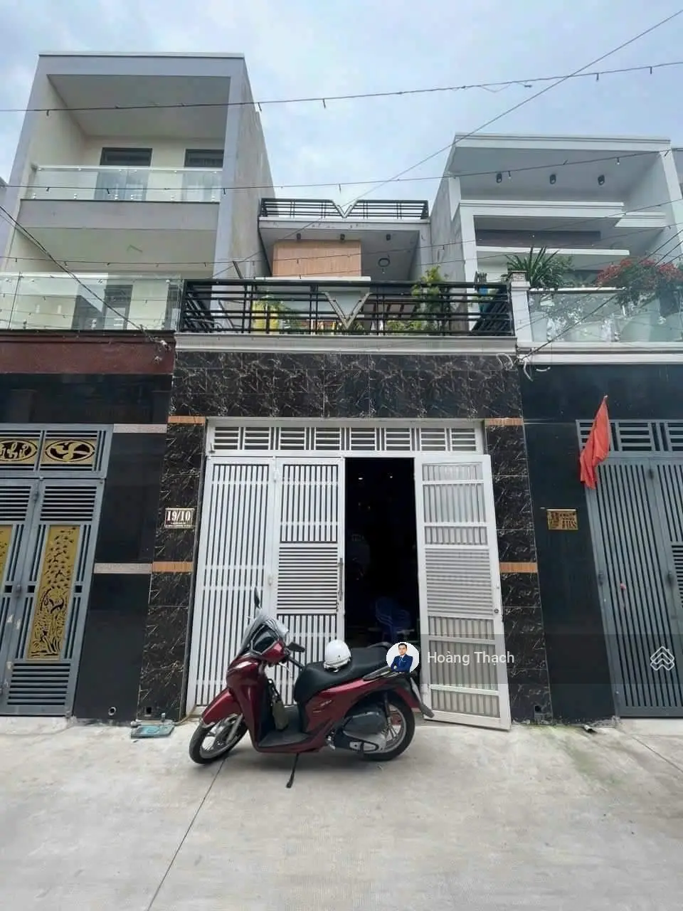 Nhà đẹp ngay hội trường Đông Hòa 70m2 có nội thất