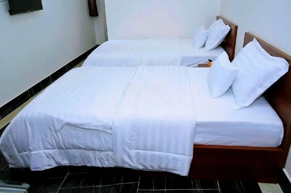 Bán Khách Sạn 7 Tầng, Làm CHDV Thu nhập trên 1.5tỷ/năm Mặt Tiền Đường số Gần BX Miền Đông mới
