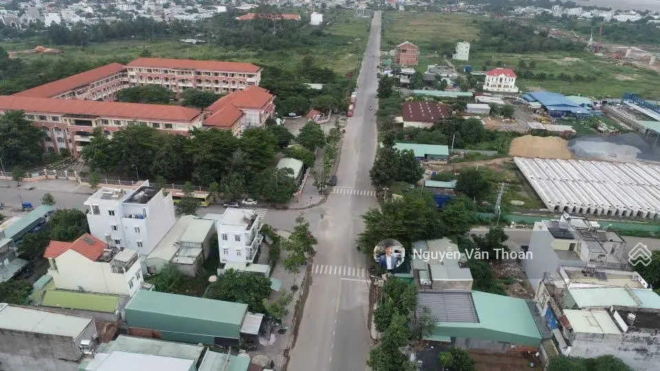 Cần bán mặt tiền 9a đường 30m. giá 11,5 tỷ