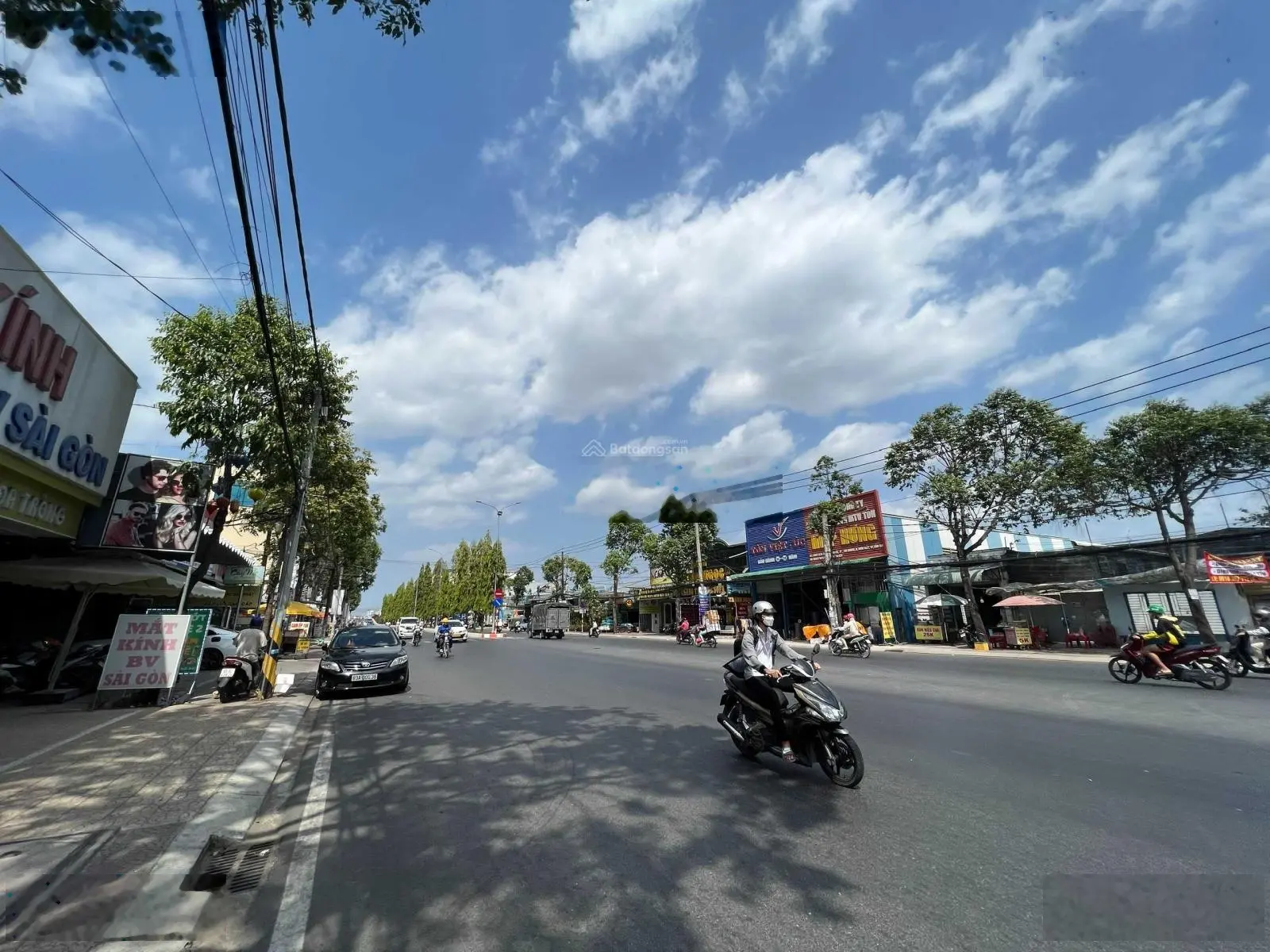 Bán gấp nhà mặt tiền 10m đường Nguyễn Văn Cừ, đang cho thuê kinh doanh. Lời ngay 1,5 tỷ khi mua