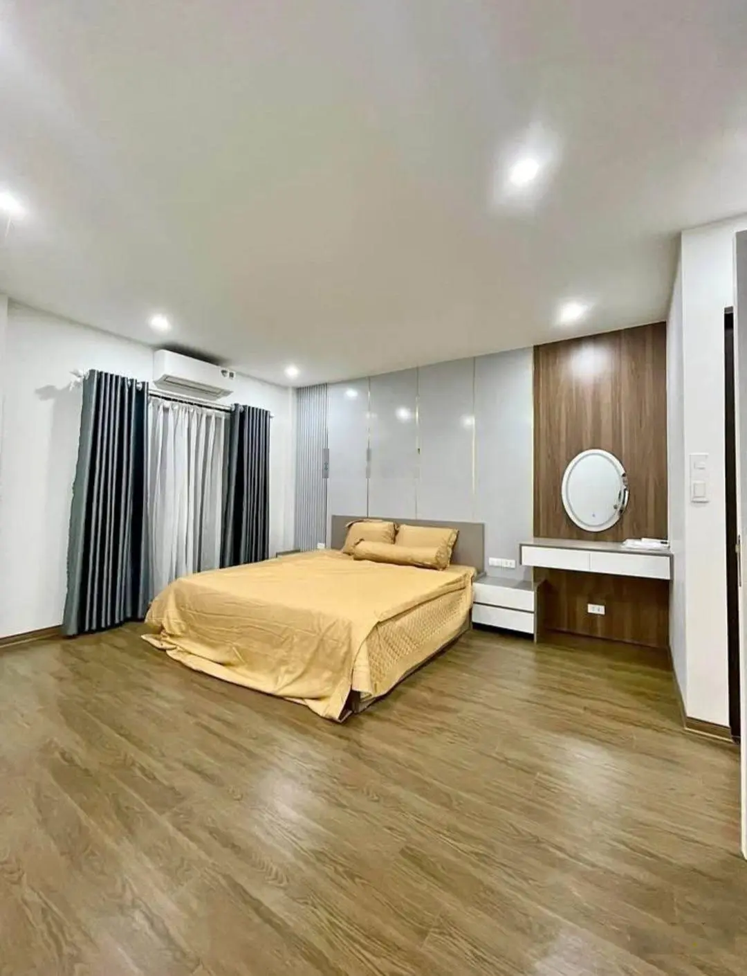Bán nhà Sau Phong Dê Ngoại Giao Đoàn - 38m - 5 tầng mới - sẵn nội thất - hơn 6 tỷ - Lh 0971555096