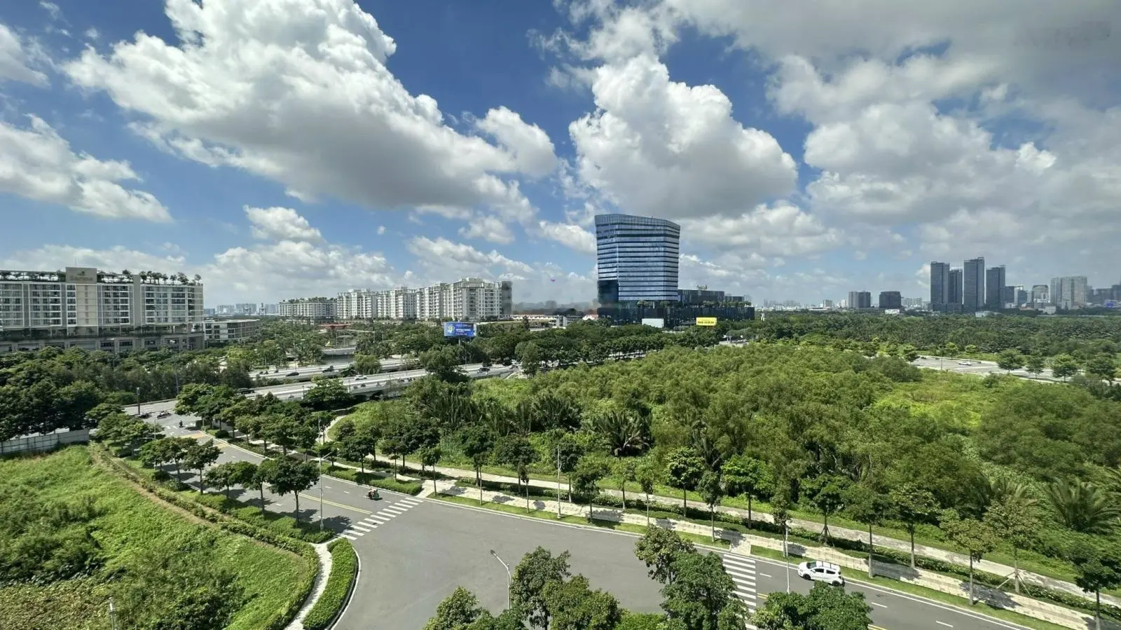 Bán rẻ căn hộ Sadora, 92m2, 2PN, full NT. View Q1