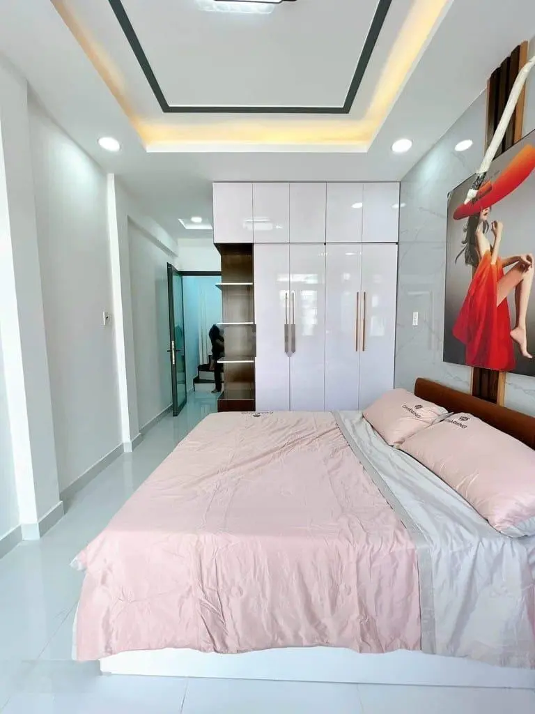 Chủ nhà cần bán gấp, đường Phùng Văn Cung, Q. Phú Nhuận, 56m2, SHR. LH: 0984555724