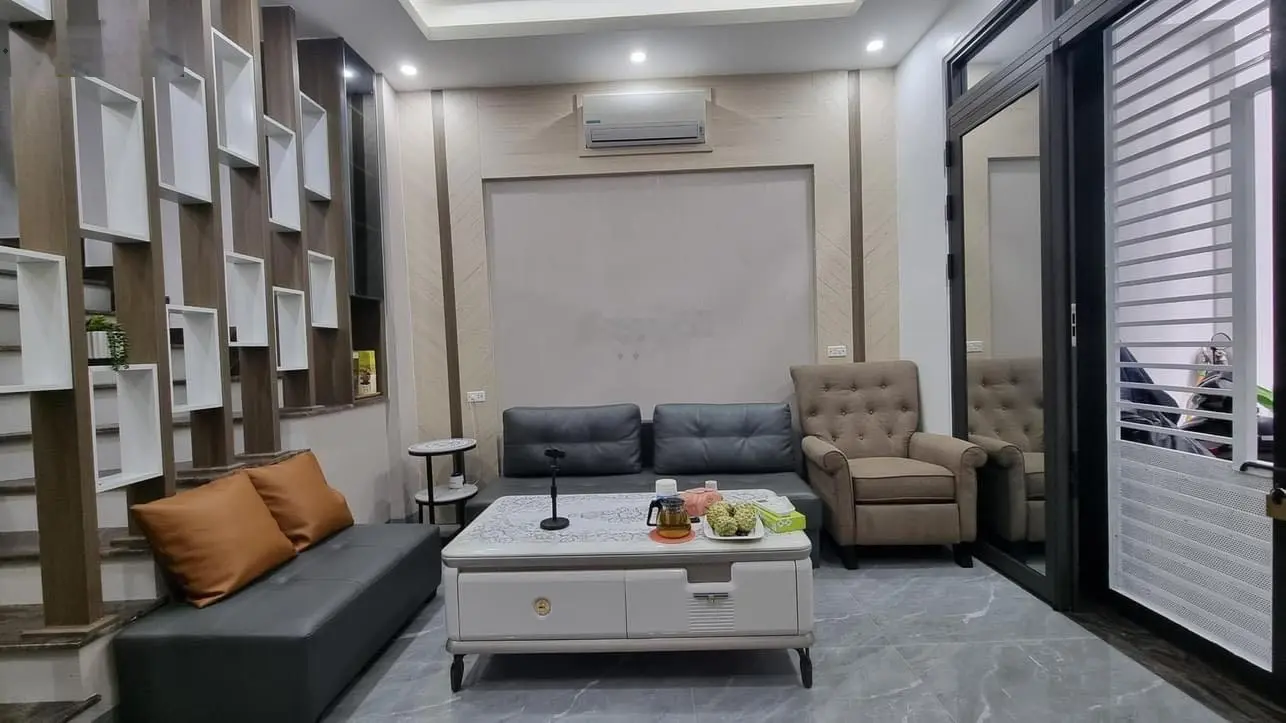 Siêu phẩm Tây Hồ, DT 36m2x5T, cách ô tô 30m, full nội thất xịn, giá 6,8 tỷ