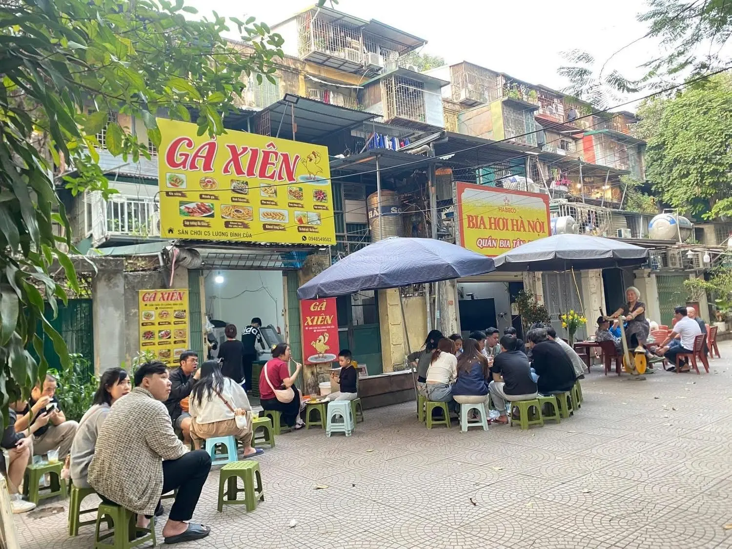 Mặt ngõ - 1 nhà ra phố - ô tô đỗ cửa/vào nhà - kinh doanh - khu vực sầm uất đông cư dân-phố 8/3