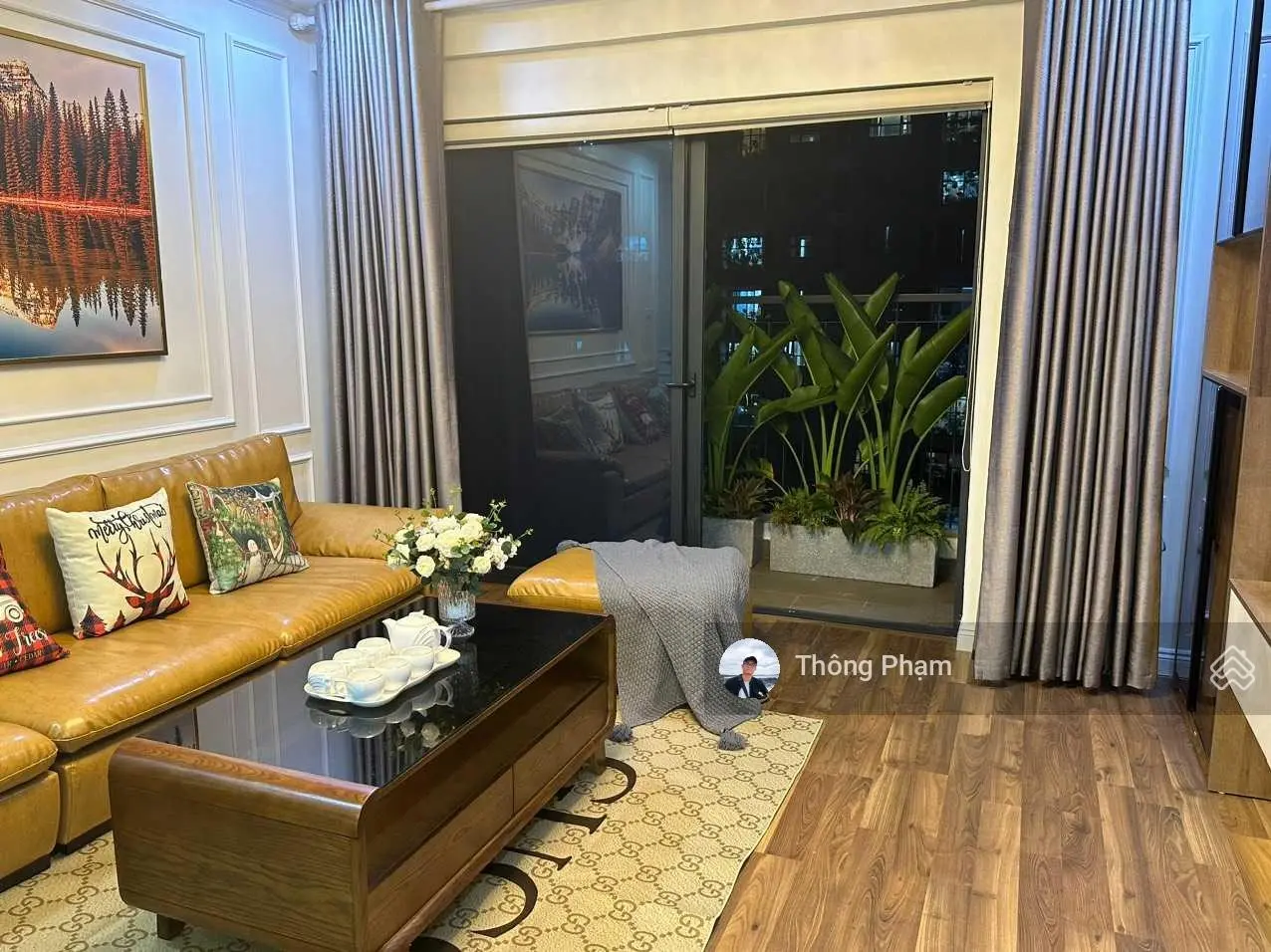 bác chủ nhà gửi bán căn hộ 3 phòng ngủ- ban công đông nam- 100m2- tầng trung- giá 5.5 tỉ