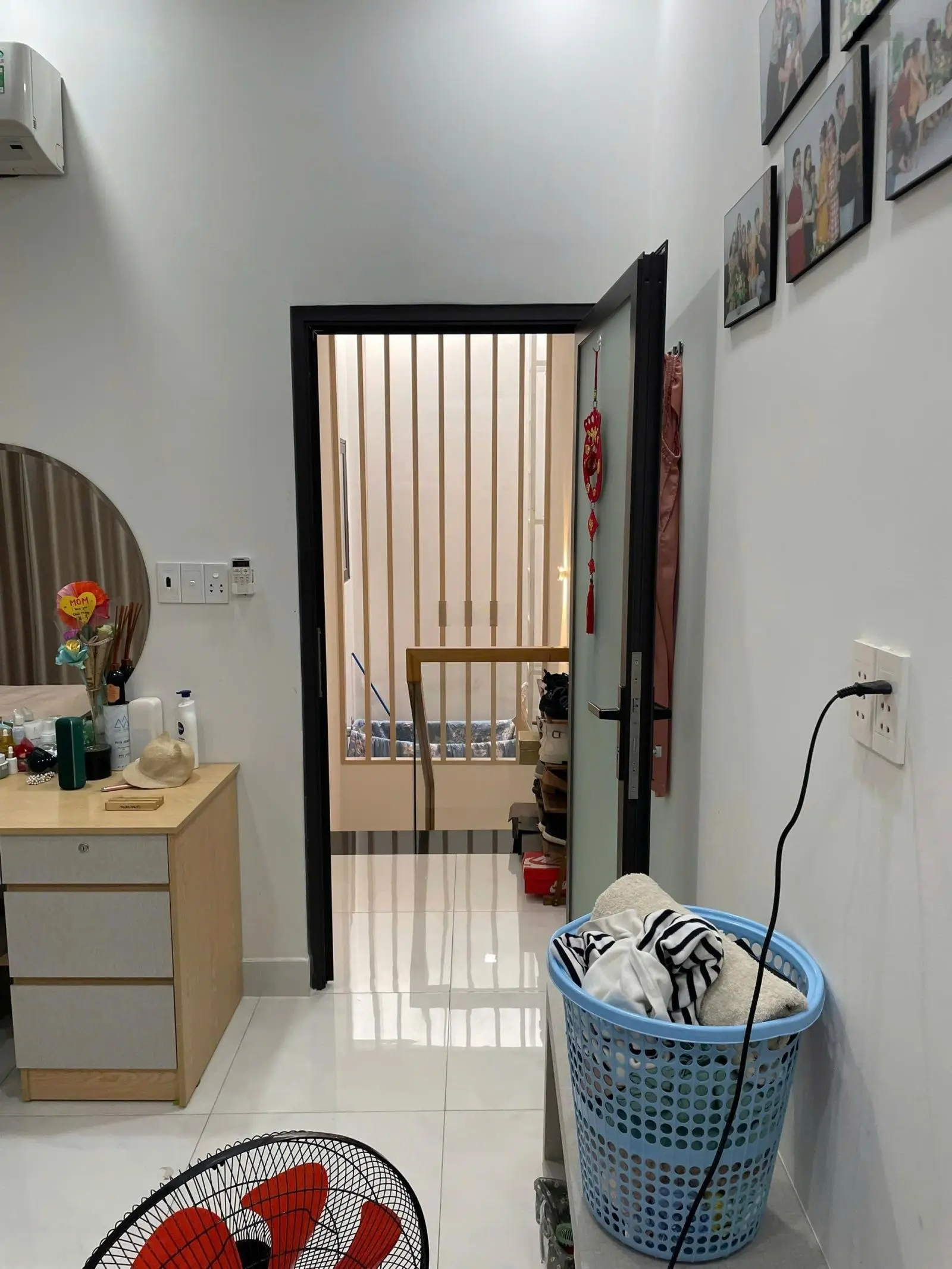 Bán nhà trệt lầu đường 385 Tăng Nhơn Phú A, Quận 9 - 2PN, hướng Đông Nam