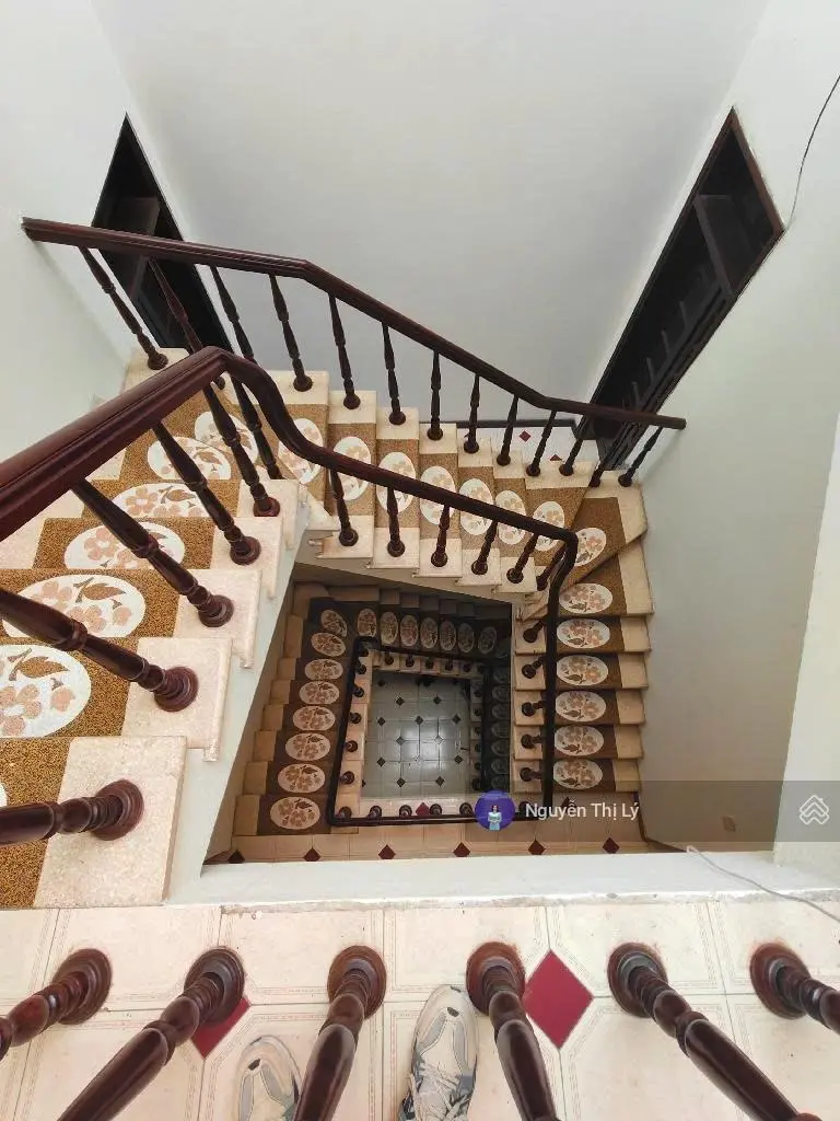 Bán đất trung kính tặng nhà 4 tầng , vị trí đắc địa , 2 thoáng , phân lô ,mt rộng ,122m - giá 53 tỷ