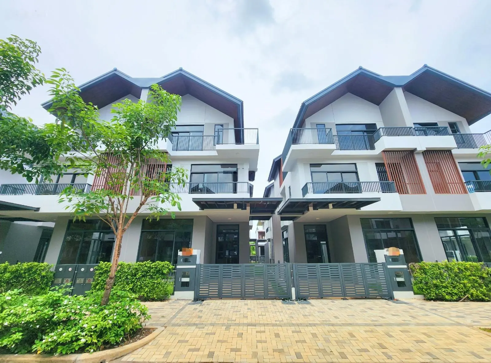 Bán lỗ 450tr căn 7x15m trục đường chính 16m zone 2 siêu đẹp. Bàn giao nhà cuối tháng 11