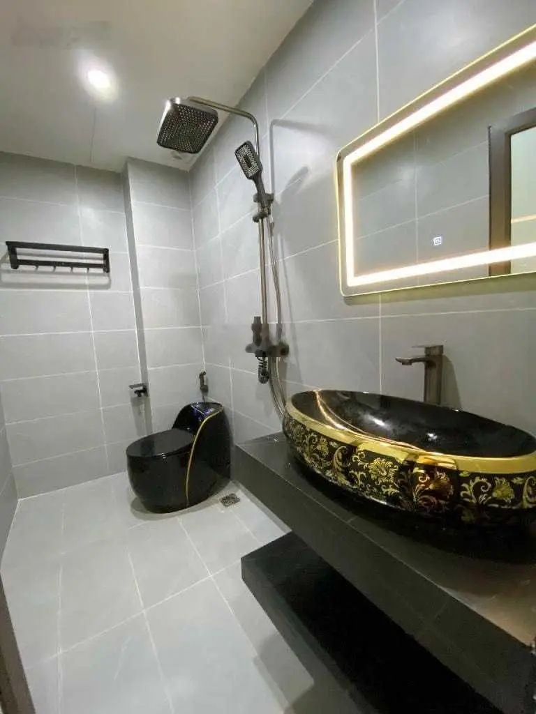Bán nhà phố Nguyễn Đình Hoàn Quận Cầu Giấy, Hà Nội đang kinh doanh dòng tiền ổn định giá rẻ