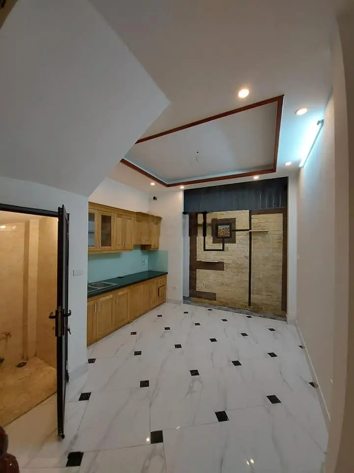 Bán NR tại Ngô Xuân Quảng, Gia Lâm, 5,3 tỷ, 38 m2 x 5 tầng, 3PN, 4WC, Ô tô VF3 đỗ cửa