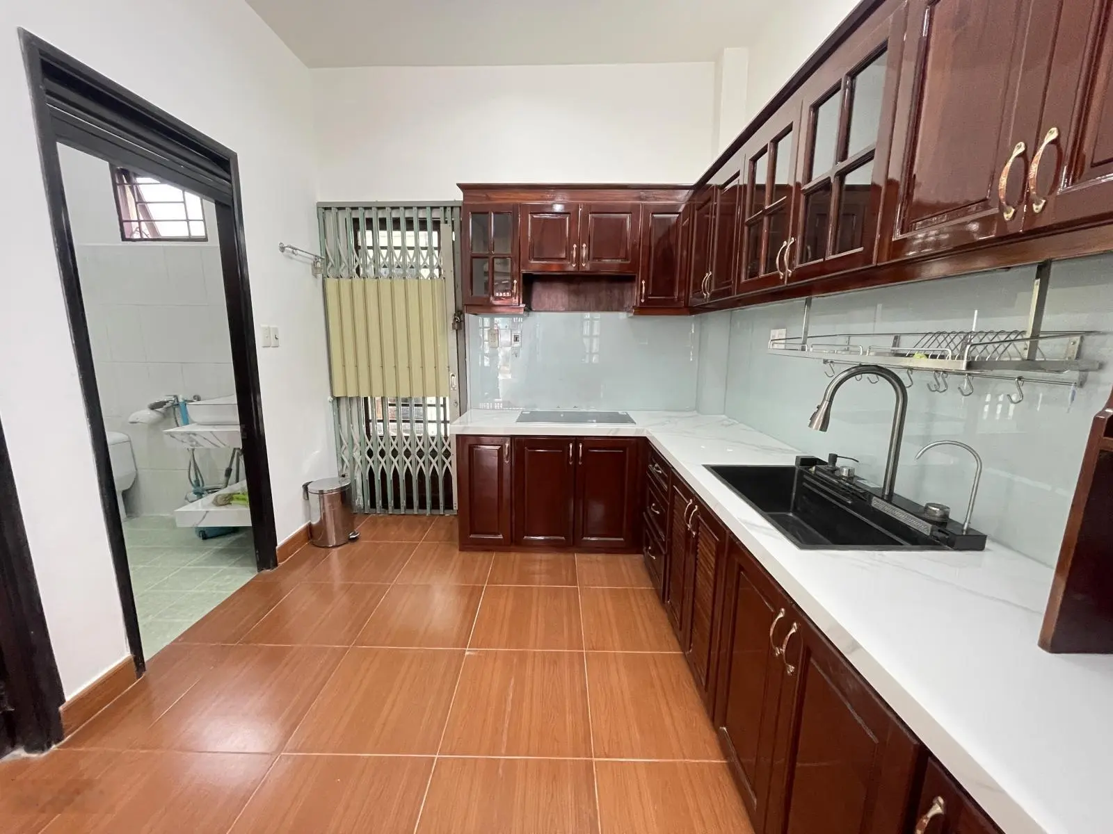NHÀ 2 TẦNG RỘNG Ngay Nhà thờ Fatima, đường ô tô thông - Khu dân cư đồng bộ - Nội thất cơ bản.