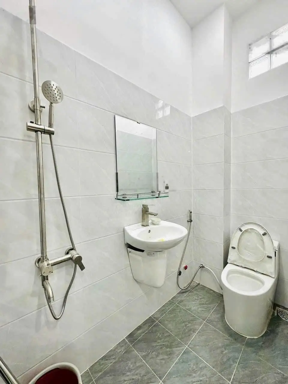 Nhà Tô Hiến Thành P15 Q10 DT 59.7m2, đang cho thuê 18tr/tháng. Sổ sẵn hoàn công đầy đủ