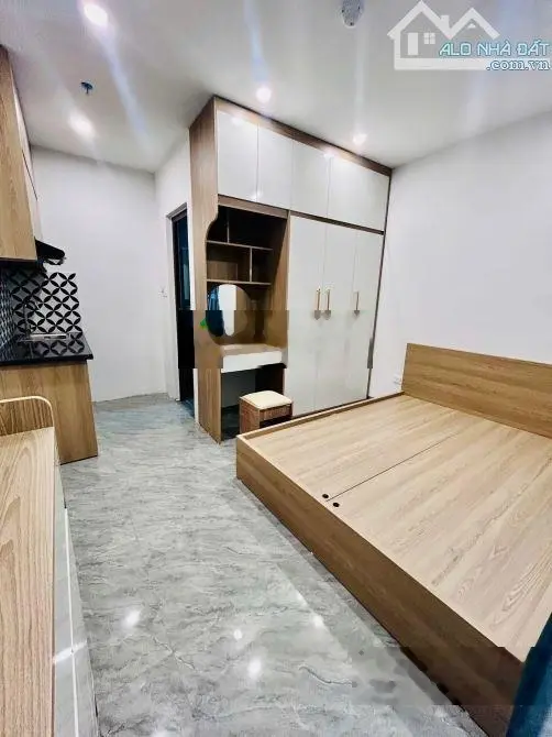 Tòa nhà cho thuê thịnh quang - 12 phòng - thu 65tr/th - giá 10.8 tỷ